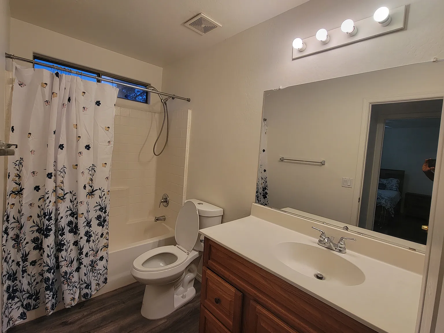 4 bed, 1450 sqft, $1,975 — Photo 4