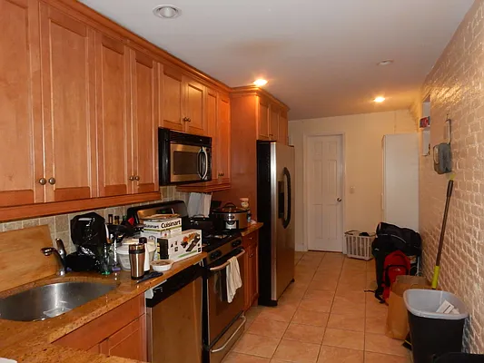 Rented by Aimee Grodanz, LREB | media 27