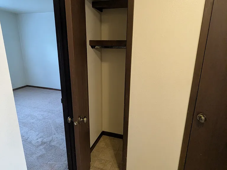 2 bed, 1.0 bath, $850 — Photo 3