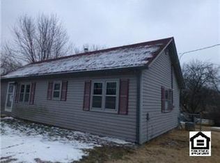 118 E 8th St, Tonganoxie, KS 66086