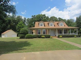 64 County Road 230, Farmington, MS 38834