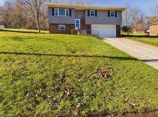 297 Suzanne St, Washington, WV 26181
