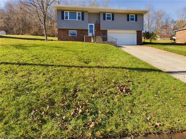 297 Suzanne St, Washington, WV 26181