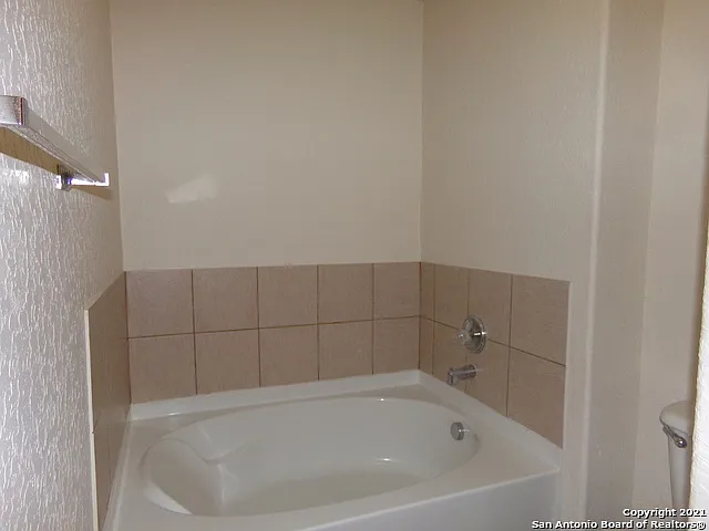 9131 Laguna Fls — Photo 15
