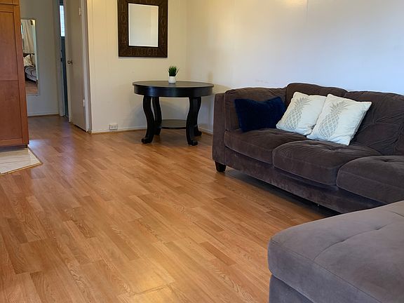 2nd image of 3746 Salt Lake Blvd