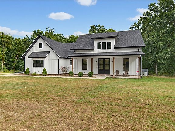2nd image of 15747 Goldfinch Rd