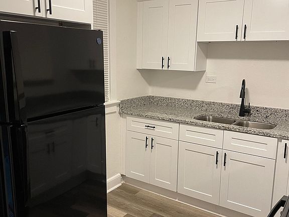 3rd image of 1411 E Main St Floor 9