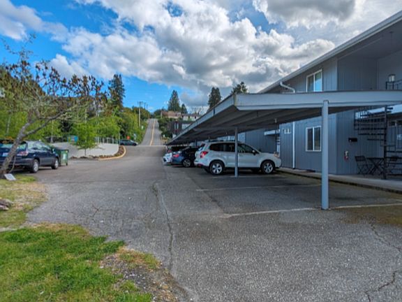 5th image of 1029 Bay St #215E-5