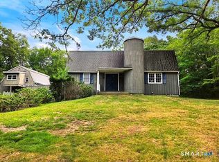 212 New Rd, Moosup, CT 06354