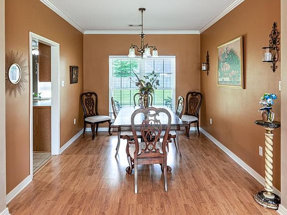 4th image of 821 Whitfield Dr