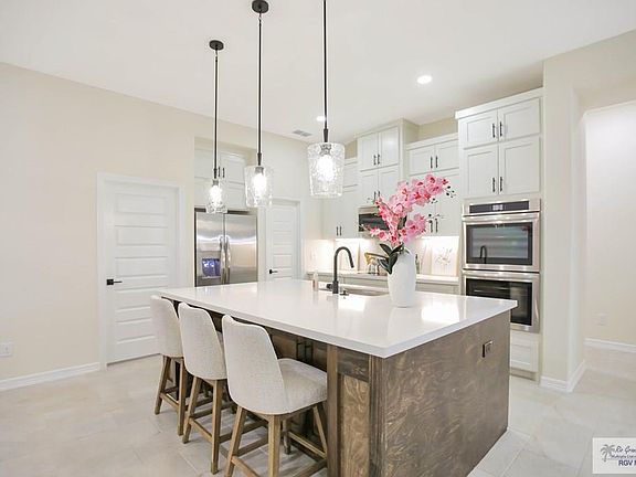 4th image of 6306 Willow Wood Ln #4