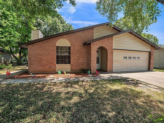 3rd image of 1001 Long Meadow Dr