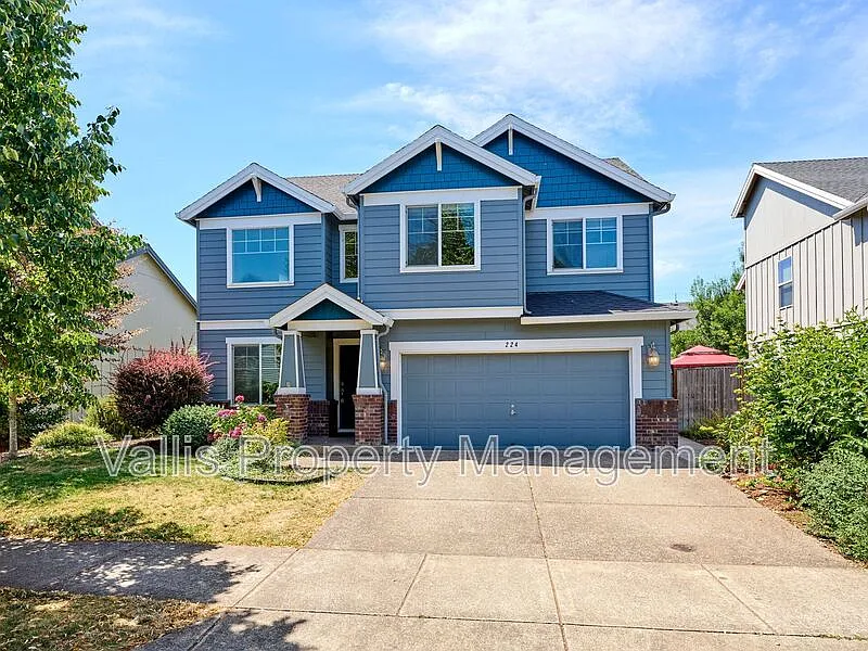 224 Derby St SE