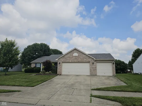 3838 Crest Point Dr, Westfield, IN 46062