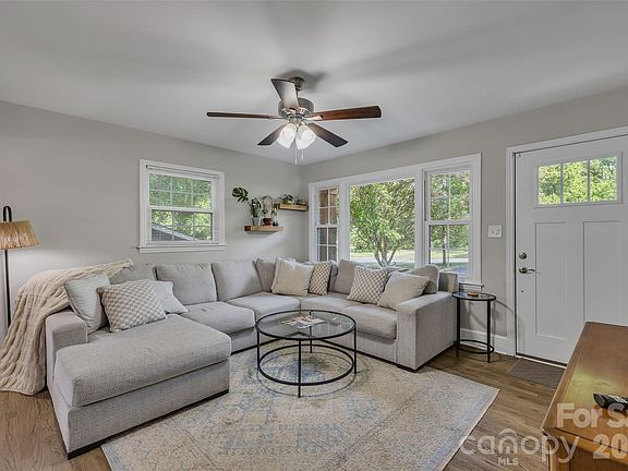 4th image of 2213 Lanier Ave