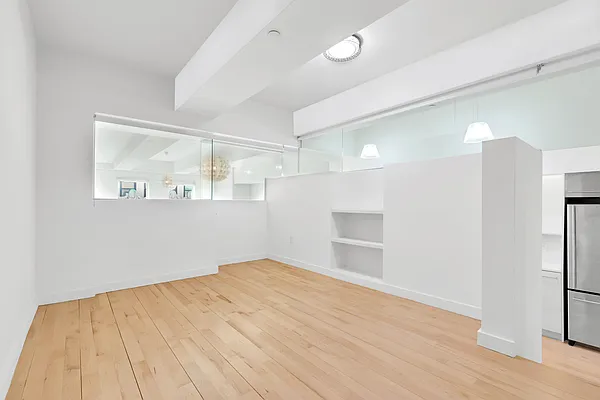 Sold by Bond New York | media 5