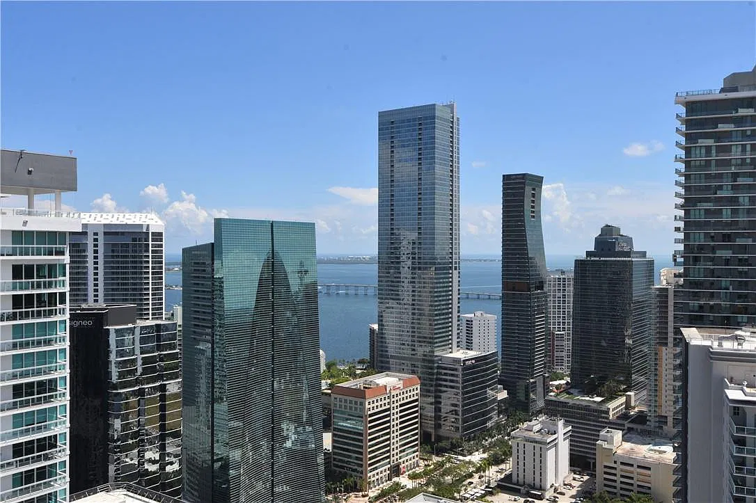 2 bed, 2.0 bath, 921 sqft, $3,700 — Photo 1