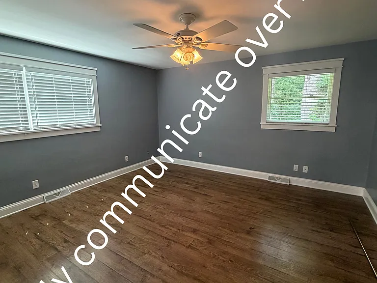 5745 Franklin Dr — Photo 7