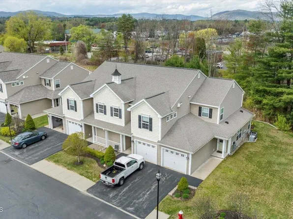 51 Treasures Place, Queensbury, NY 12804