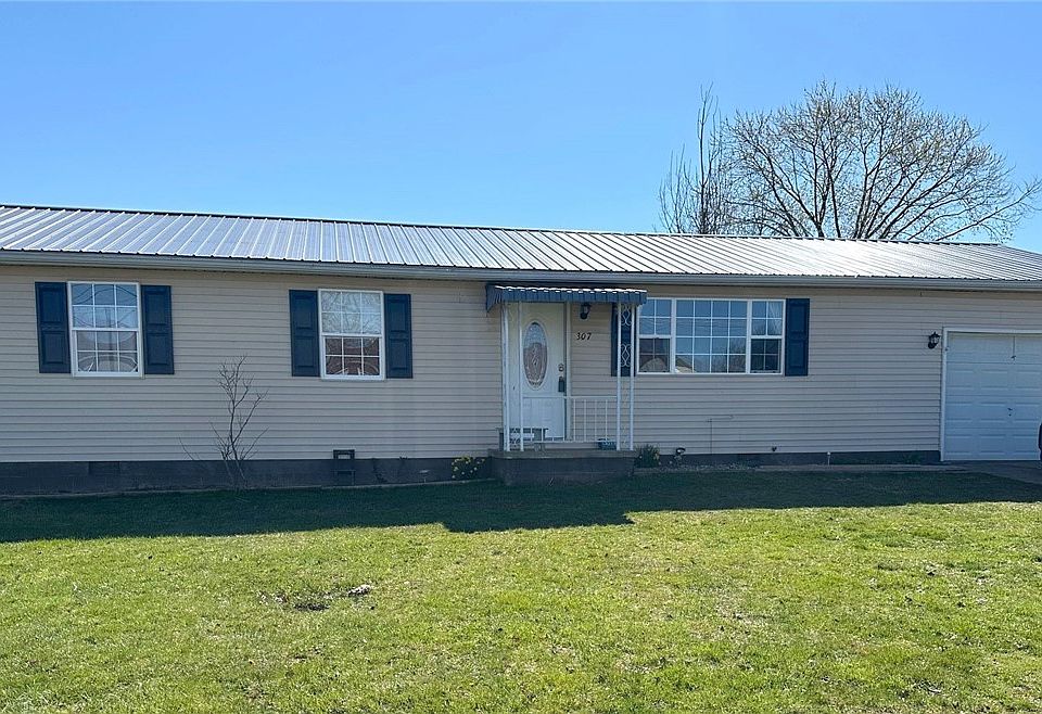 1st image of 307 Lincoln Dr