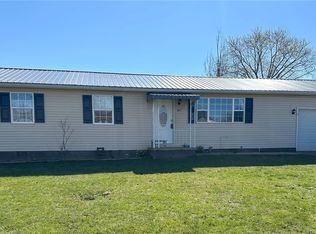 307 Lincoln Dr, Mineral Wells, WV 26150