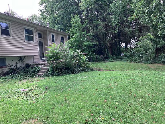 2nd image of 1306 Everett Ave