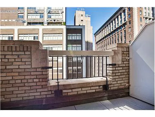 Rented by Douglas Elliman | media 16