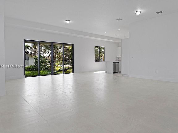 4th image of 20943 SW 96th Ct