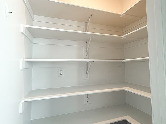 5th image of 620 N Orchard Dr #10