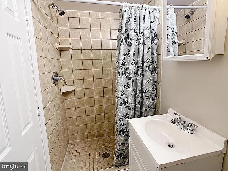 10316 Geranium Ave — Photo 9