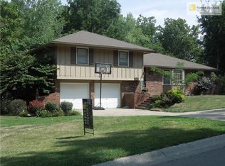 308 NW 59th St, Kansas City, MO 64118