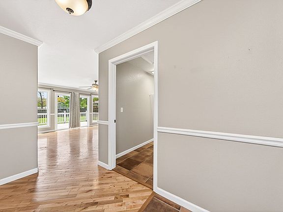 5th image of 36 Hunter Dr