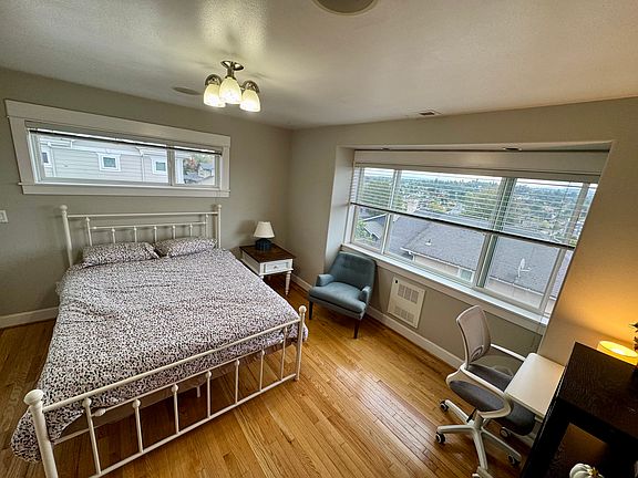2nd image of 3320 S Holly St #4