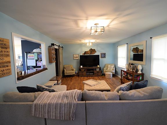 4th image of 709 Zorn Ct