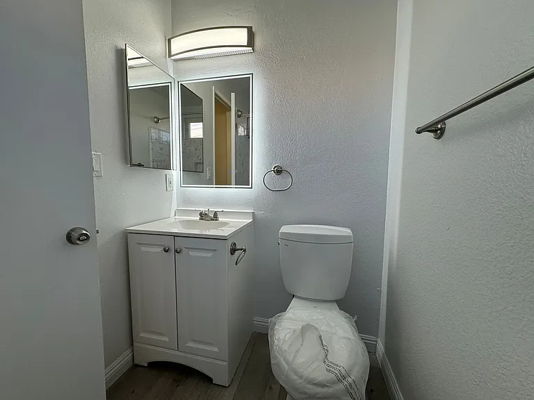 6736 Cleon Ave — Photo 16