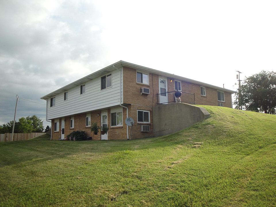 2nd image of 418 N Market St #1