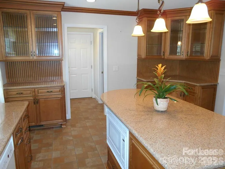 1330 E Barden Rd — Photo 5