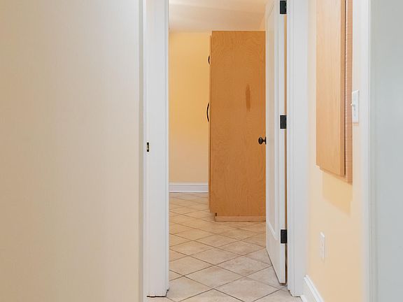 5th image of 424 Howle Ave #A & B