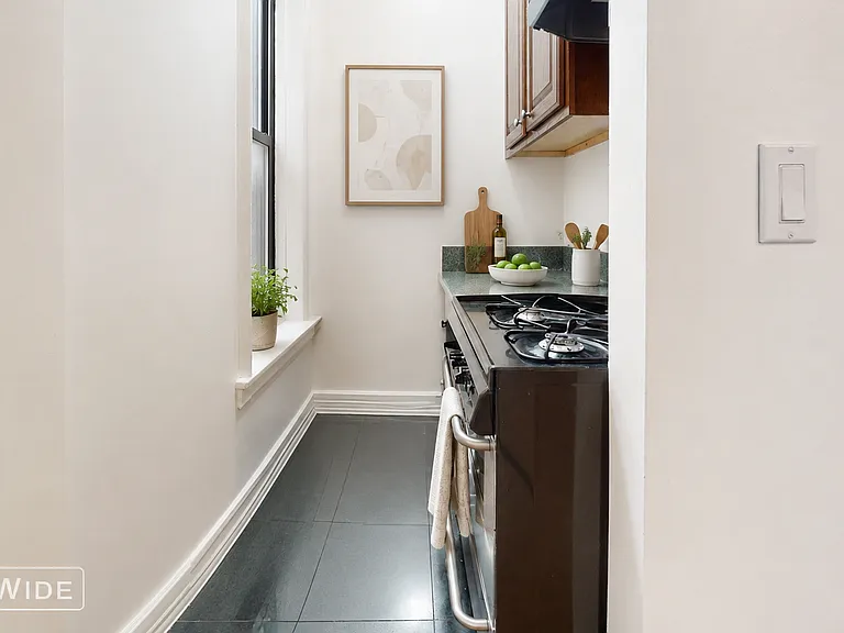 410 State St #23 — Photo 2