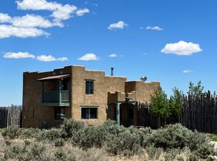 221 Tune Dr, Taos, NM 87529