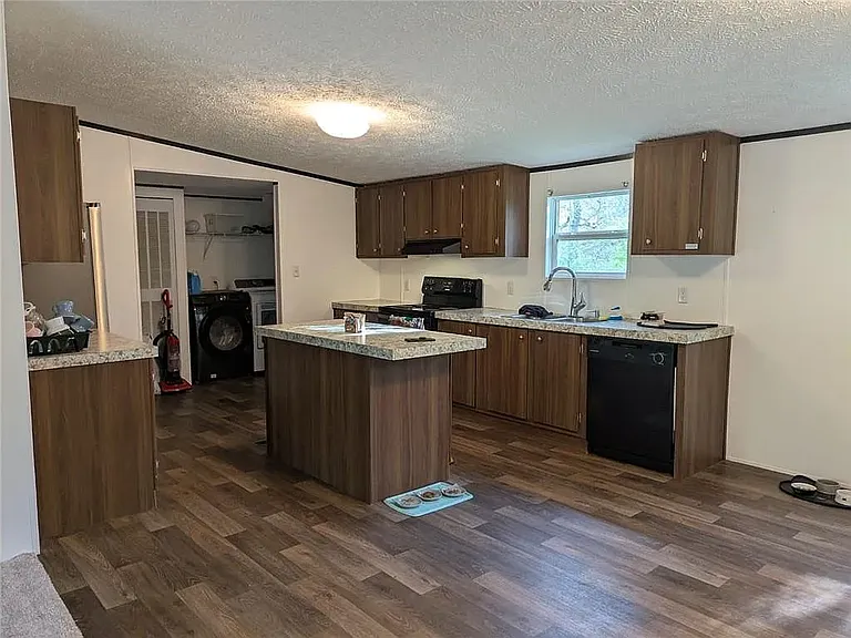 331 Bridle Path Dr — Photo 6