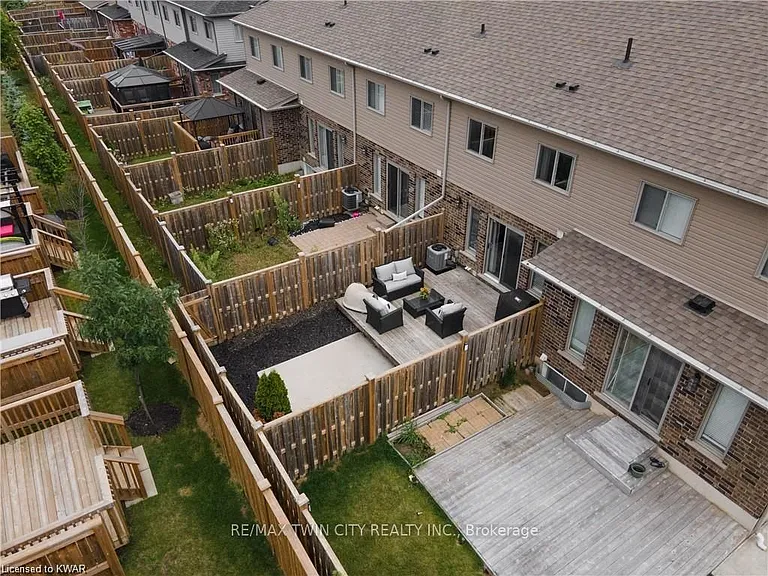 76 Meadowridge St — Photo 33