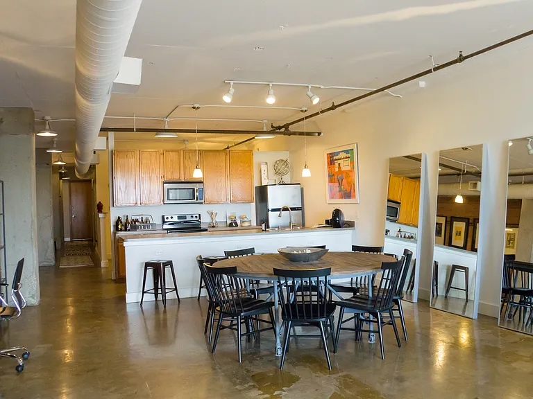 1409 S Lamar St — Photo 39
