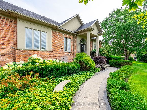 2nd image of 45 Gatepost Pl