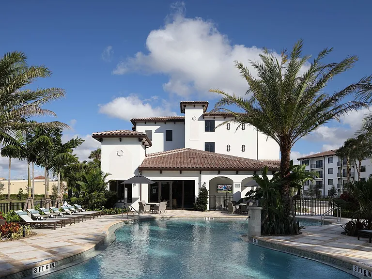 Azola West Palm Beach — Photo 8