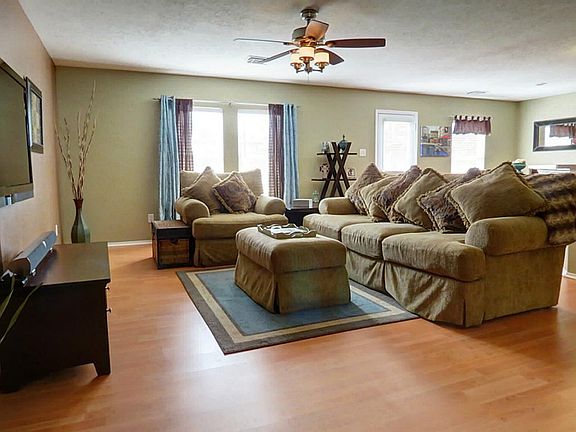 3rd image of 20515 Holly Barr Ln