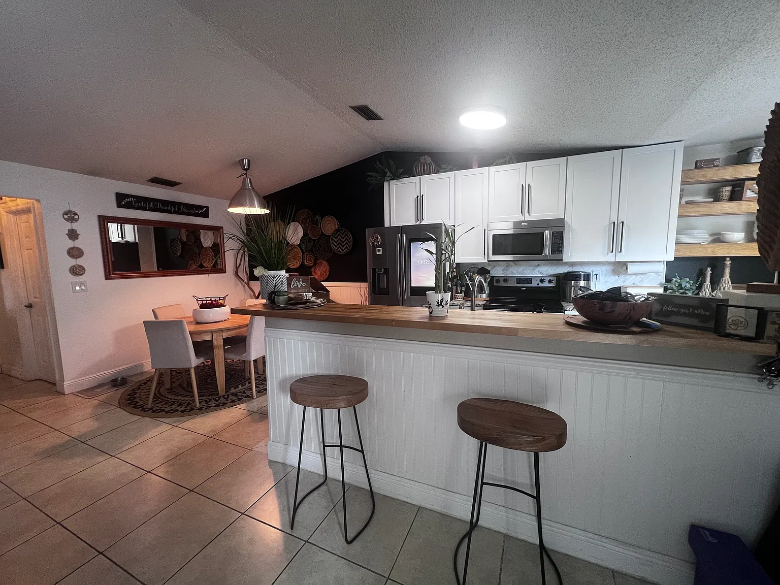 2 bed, 1000 sqft, $2,200 — Photo 3