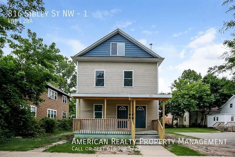 816 Sibley St NW — Photo 1