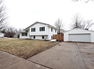 4902 38th Pl, Des Moines, IA 50310