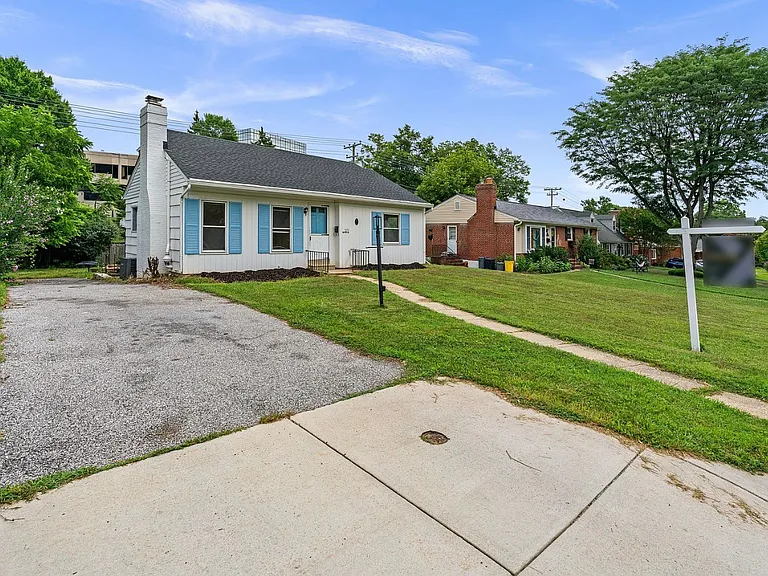 577 Brook Rd — Photo 3